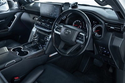 2022 Toyota Landcruiser - Thumbnail