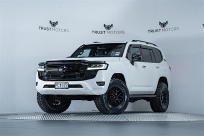 2022 Toyota Landcruiser - Thumbnail