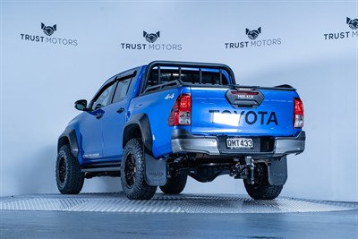 2024 Toyota Hilux - Thumbnail