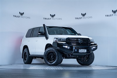 2020 Toyota Landcruiser - Thumbnail