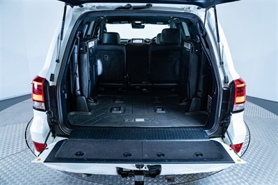 2020 Toyota Landcruiser - Thumbnail