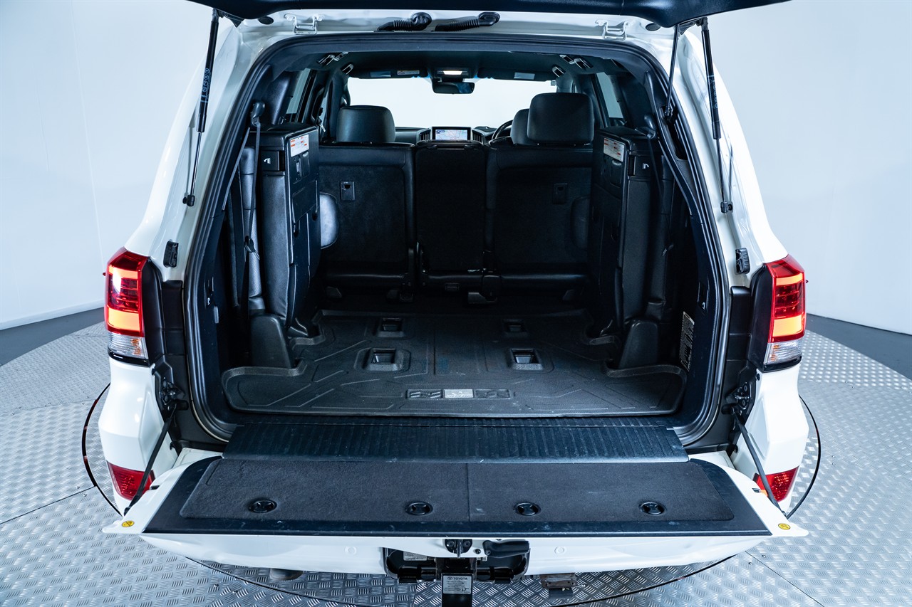 2020 Toyota Landcruiser