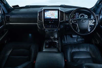 2020 Toyota Landcruiser - Thumbnail