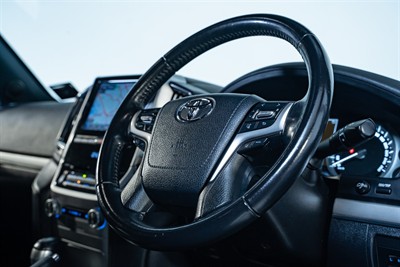 2020 Toyota Landcruiser - Thumbnail