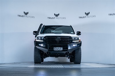 2020 Toyota Landcruiser - Thumbnail