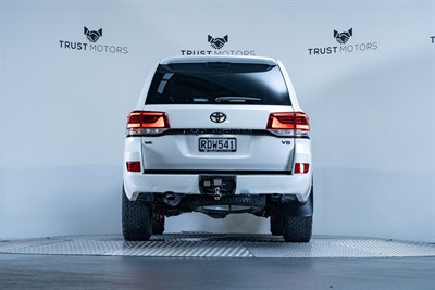 2020 Toyota Landcruiser - Thumbnail