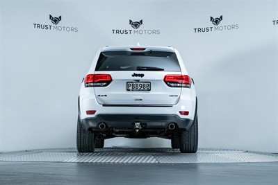 2016 Jeep Grand Cherokee - Thumbnail