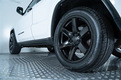 2016 Jeep Grand Cherokee - Thumbnail