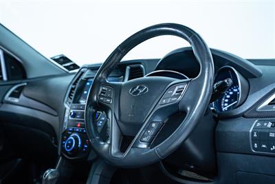 2016 Hyundai Santa Fe - Thumbnail