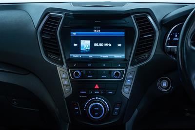 2016 Hyundai Santa Fe - Thumbnail