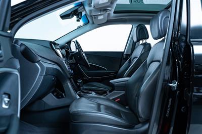 2016 Hyundai Santa Fe - Thumbnail