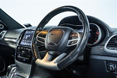 2020 Jeep Grand Cherokee - Thumbnail