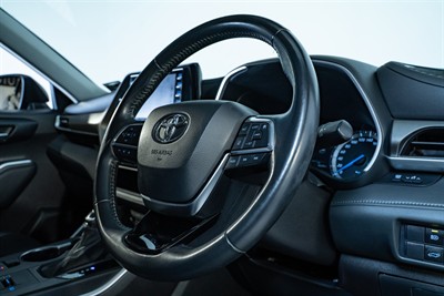 2021 Toyota Highlander - Thumbnail
