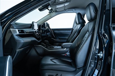 2021 Toyota Highlander - Thumbnail