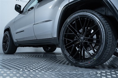 2015 Jeep Grand Cherokee - Thumbnail