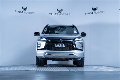2023 Mitsubishi Pajero Sport - Thumbnail