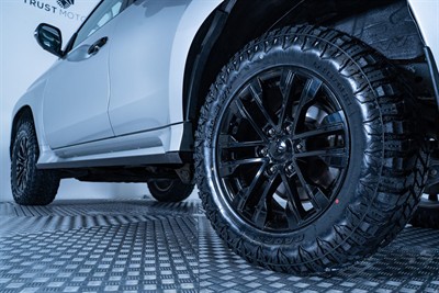 2023 Mitsubishi Pajero Sport - Thumbnail