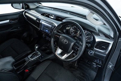 2024 Toyota Hilux - Thumbnail