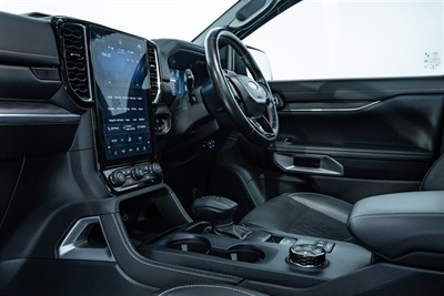 2022 Ford Everest - Thumbnail