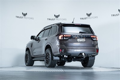 2022 Ford Everest - Thumbnail