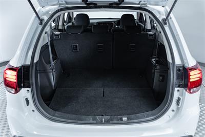 2020 Mitsubishi Outlander - Thumbnail