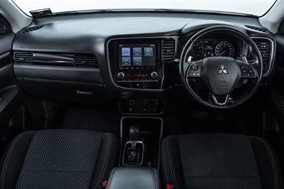 2020 Mitsubishi Outlander - Thumbnail