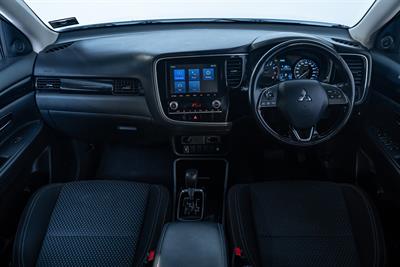 2021 Mitsubishi Outlander - Thumbnail