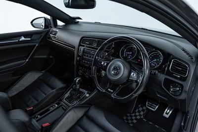 2017 Volkswagen Golf - Thumbnail