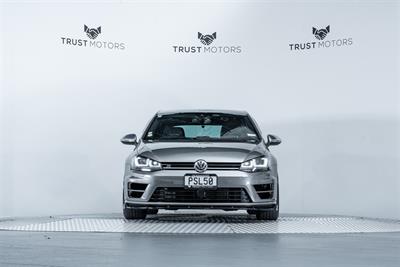 2017 Volkswagen Golf - Thumbnail