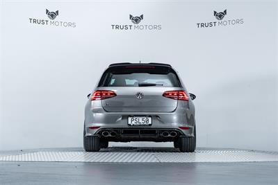 2017 Volkswagen Golf - Thumbnail