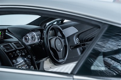 2015 Aston Martin Vantage - Thumbnail