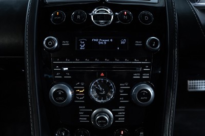 2015 Aston Martin Vantage - Thumbnail