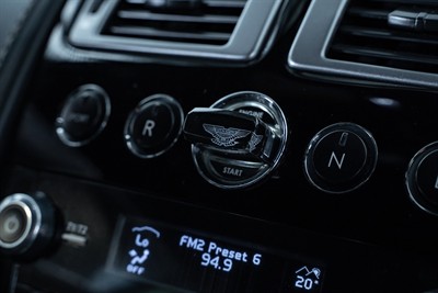 2015 Aston Martin Vantage - Thumbnail