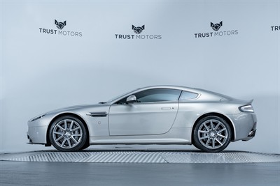 2015 Aston Martin Vantage - Thumbnail