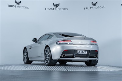 2015 Aston Martin Vantage - Thumbnail