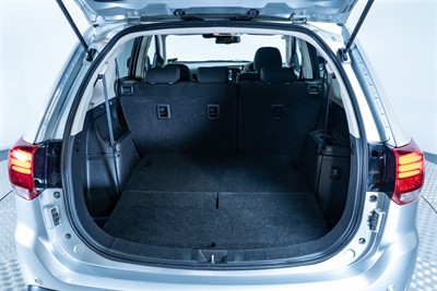 2021 Mitsubishi Outlander - Thumbnail