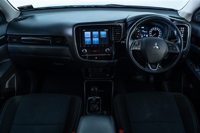 2021 Mitsubishi Outlander - Thumbnail