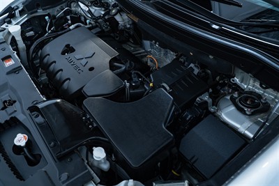2021 Mitsubishi Outlander - Thumbnail