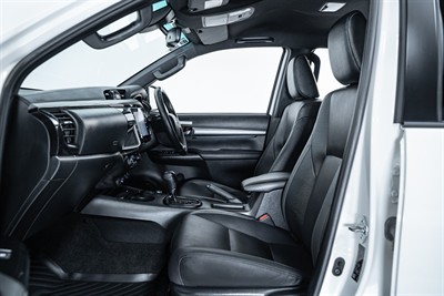 2024 Toyota Hilux - Thumbnail