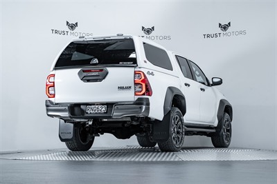 2024 Toyota Hilux - Thumbnail