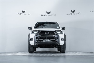 2024 Toyota Hilux - Thumbnail