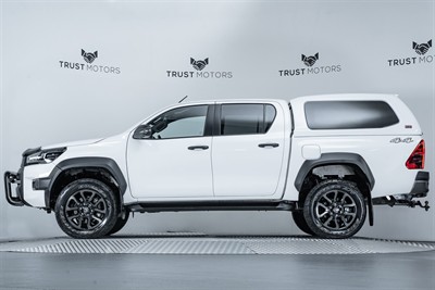2024 Toyota Hilux - Thumbnail