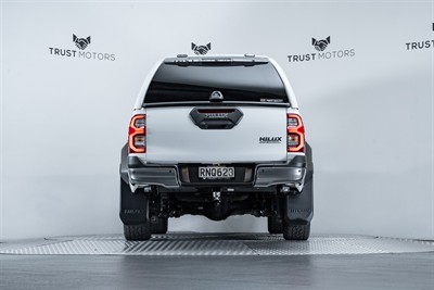 2024 Toyota Hilux - Thumbnail