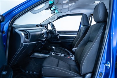 2022 Toyota Hilux - Thumbnail