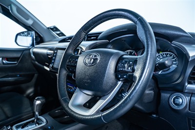 2022 Toyota Hilux - Thumbnail