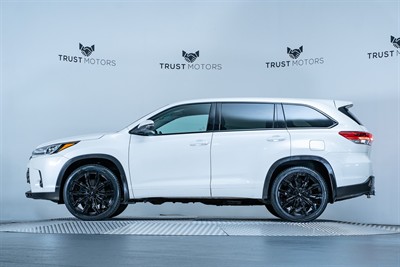 2017 Toyota Highlander - Thumbnail
