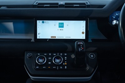 2021 Land Rover Defender - Thumbnail