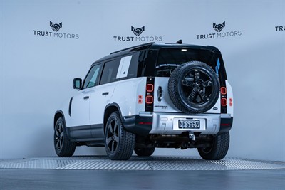 2021 Land Rover Defender - Thumbnail