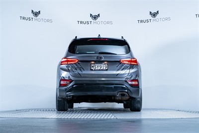 2020 Hyundai Santa Fe - Thumbnail