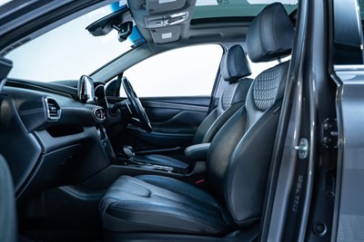 2020 Hyundai Santa Fe - Thumbnail